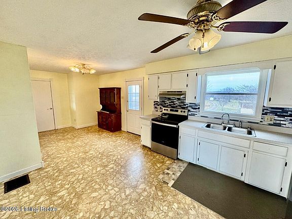 3rd image of 3390 Polin Rd