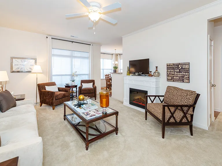 Garden Springs Apartments — Photo 10