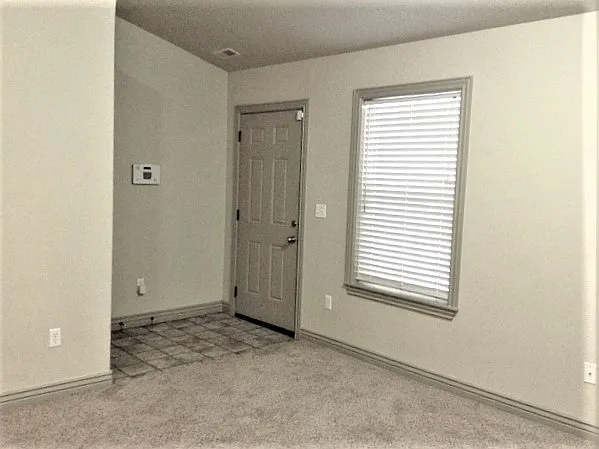 186 W Gate Ln — Photo 6