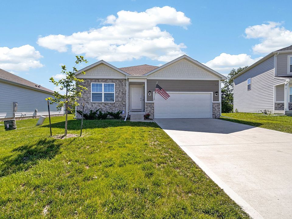 1st image of 82 Dakota Cir