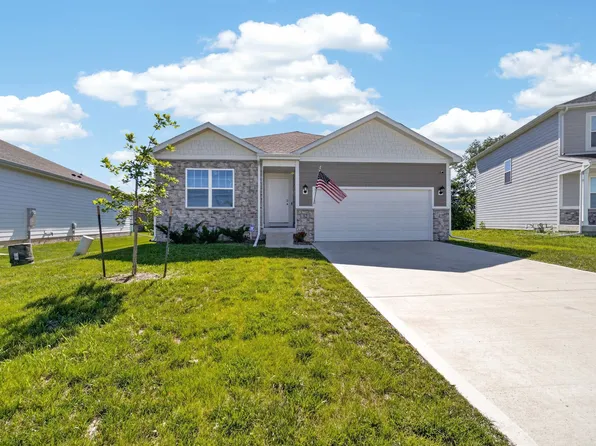 82 Dakota Cir, Waukee, IA 50263