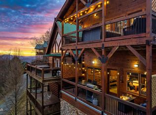 1255 Bear Cub Way, Gatlinburg, TN 37738