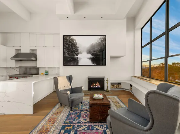 377 West 11th Street 3G image 2 of 13