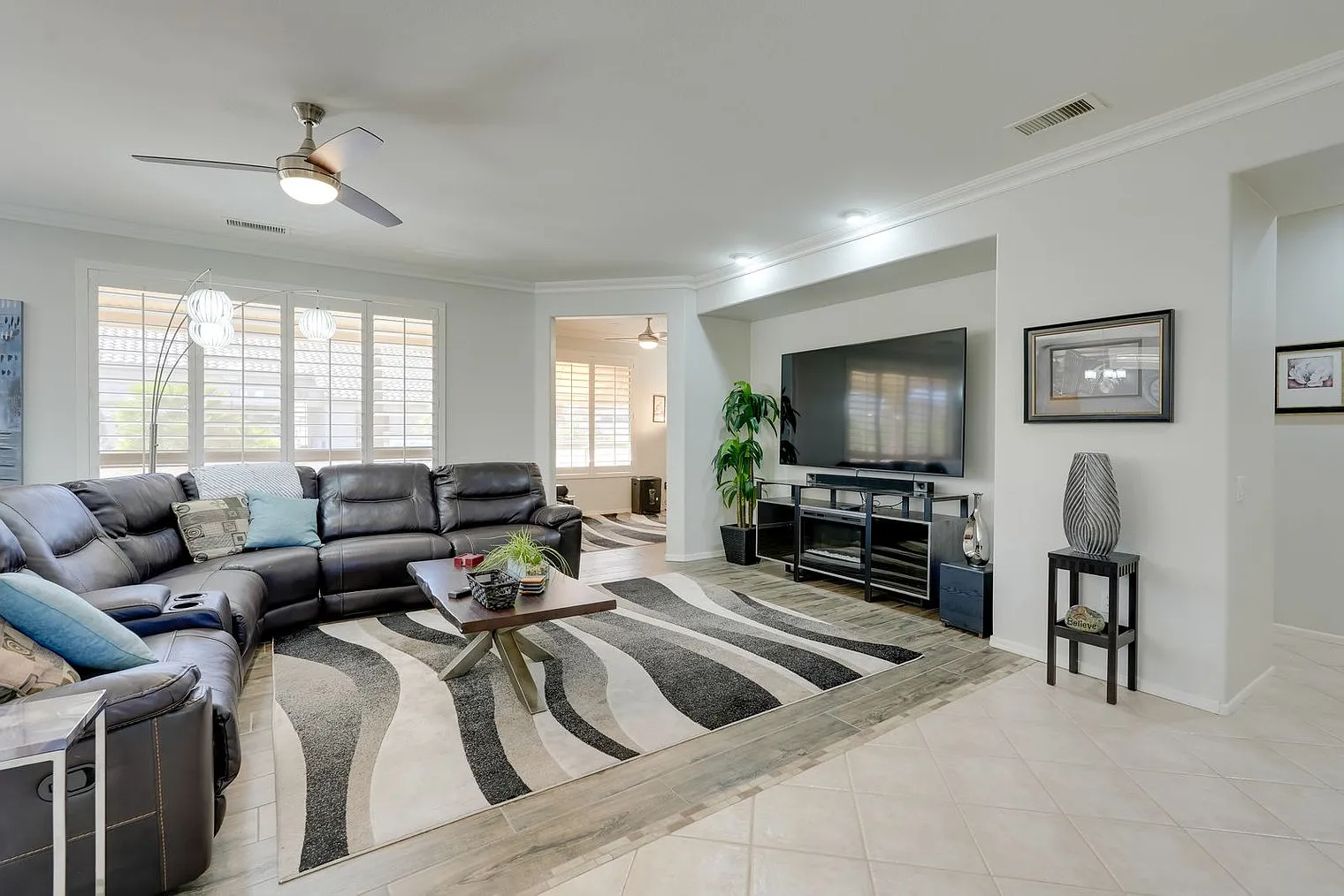 3 bed, 3.0 bath, 2012 sqft, $2,806 — Photo 3