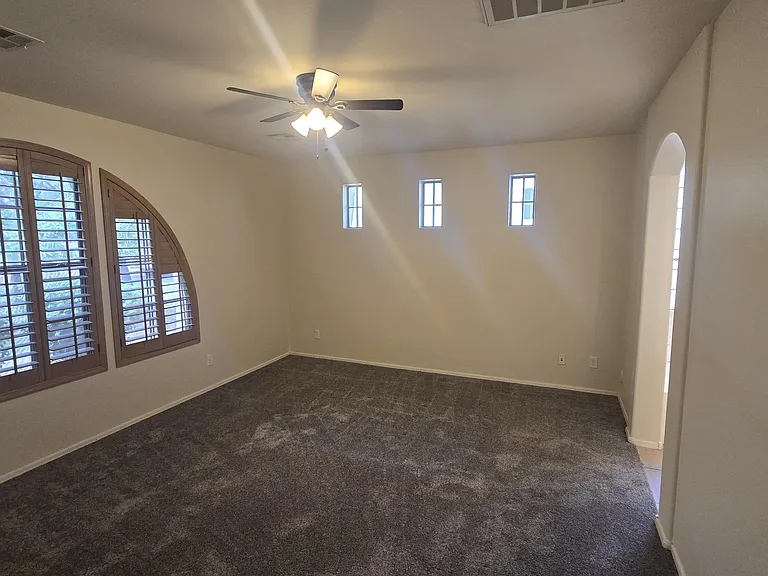 4039 N Park St — Photo 9