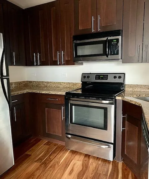 2930 N Sheridan Rd — Photo 6