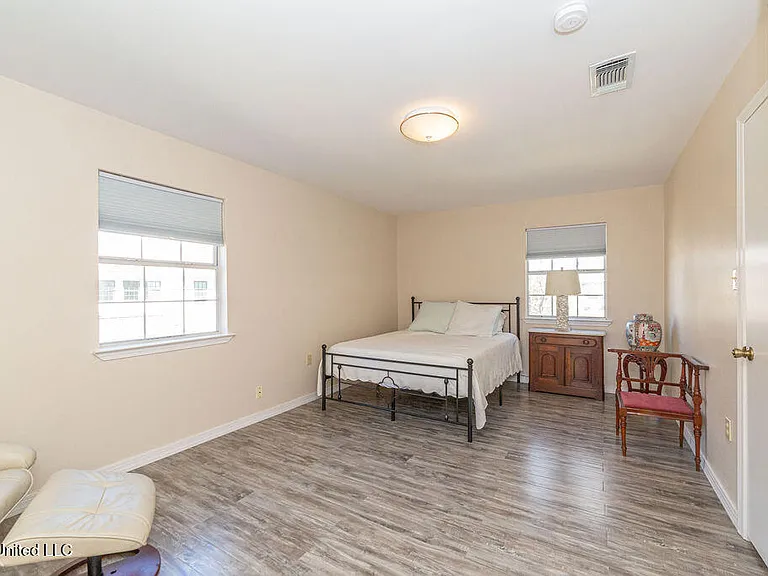 114 Menge Ave — Photo 35