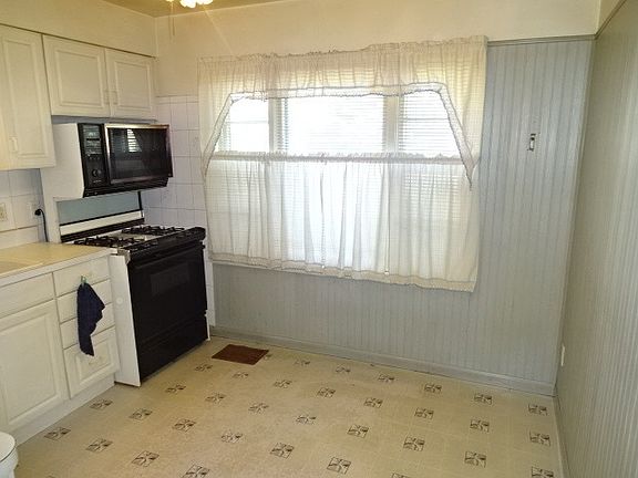 2nd image of 14838 Evans Ave