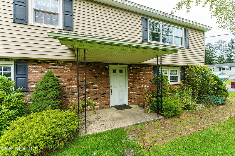4th image of 26 Clinton Court