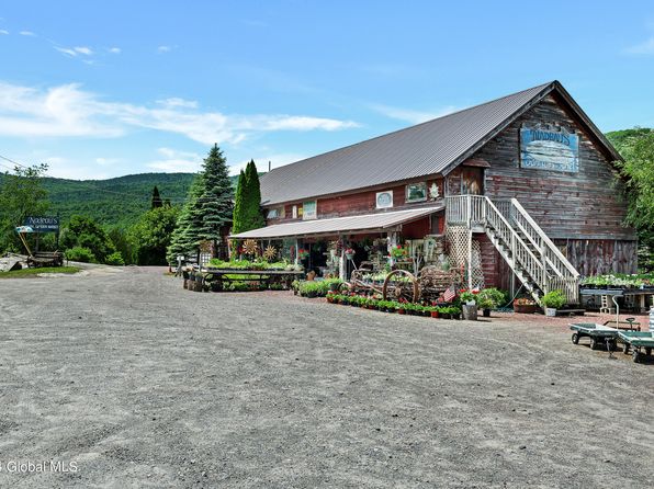 729 State Route 9N, Ticonderoga, NY 12883