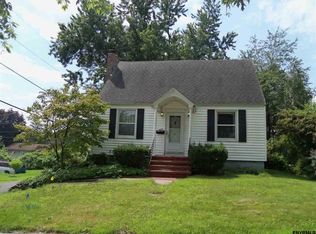 94 Glendale Rd, Latham, NY 12110