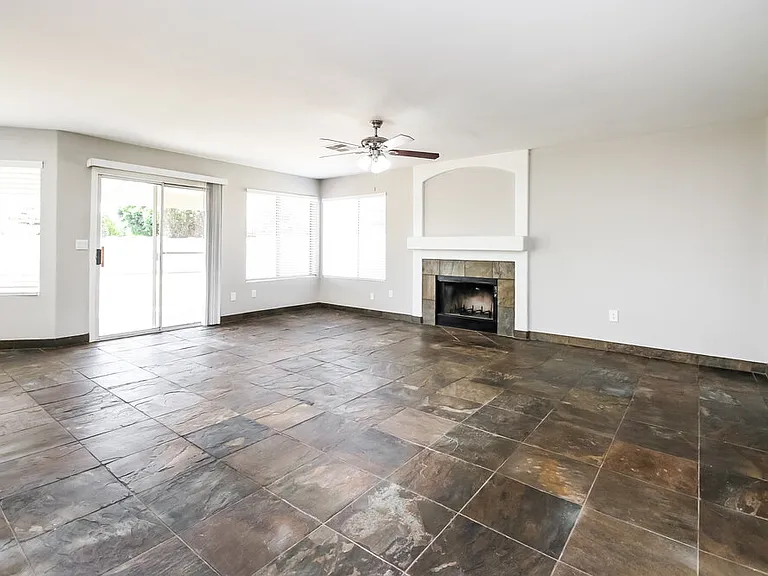 927 E Glenmere Dr — Photo 5