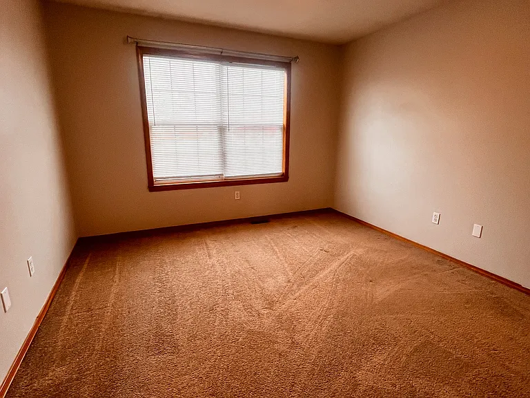 765 Stanford Ct — Photo 14