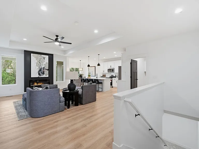 8600 50th Ct — Photo 10
