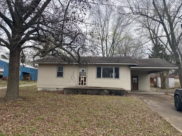 110 E 7th St, Grove, OK 74344