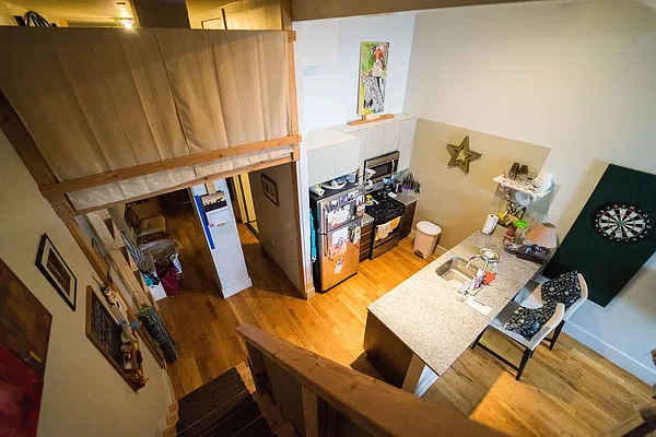 Rented by Manhattan Management LLC | media 29
