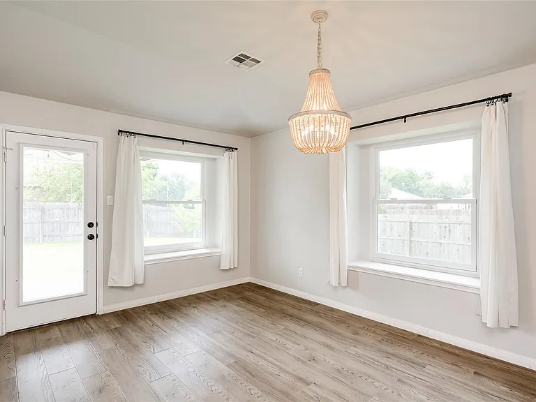 2401 Marshall Trl — Photo 17