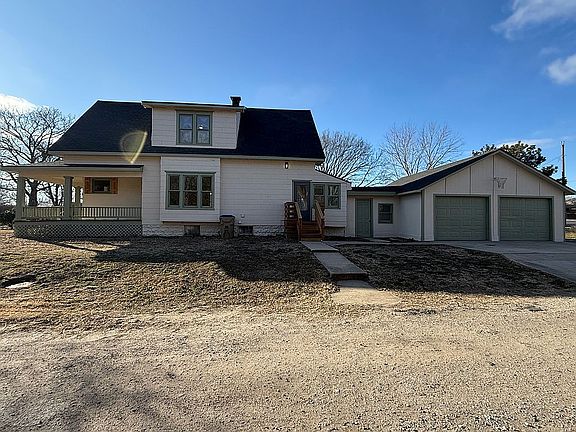 3rd image of 604 W Spring Ave