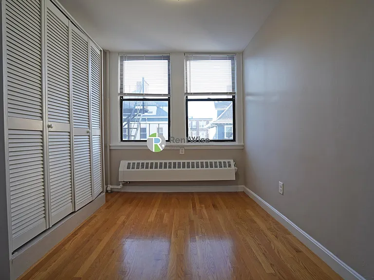 50 Park Vale Ave #25 — Photo 7