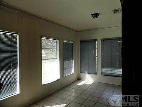 5th image of 1301 Elizabeth Blvd