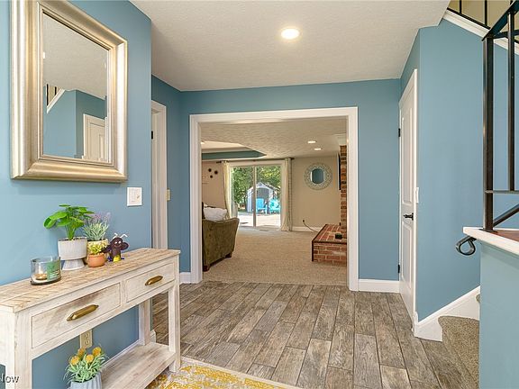 3rd image of 9132 Meadow Ln