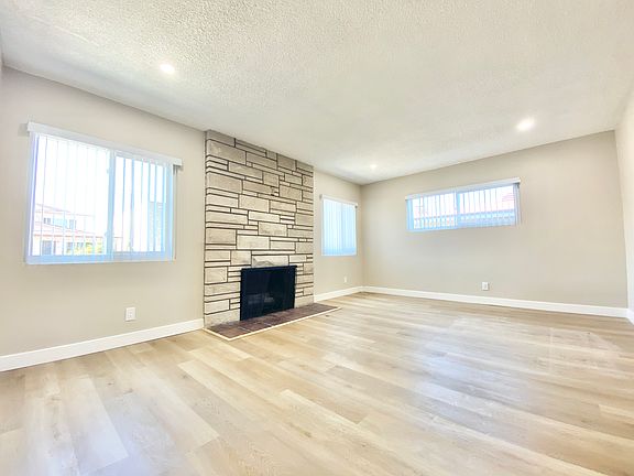 3rd image of 4024 W 135th St #D