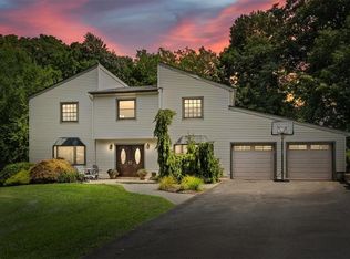 6 Summer Ct, Nanuet, NY 10954