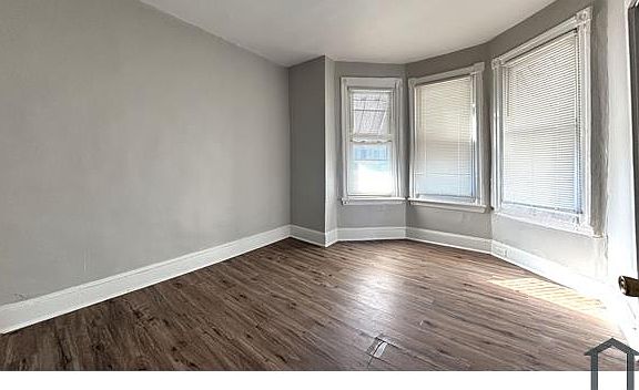 4th image of 235 N Avondale St