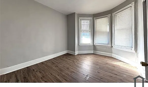235 N Avondale St — Photo 4