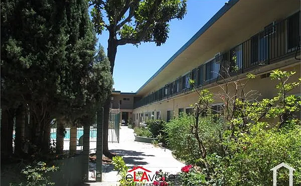 3822 Baldwin Ave — Photo 1