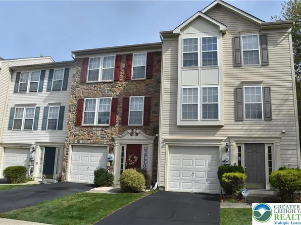 707 Waterway Ct, Quakertown, PA 18951