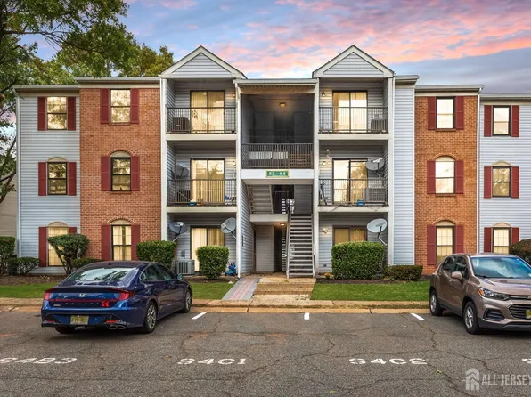 65 Canterbury Ct, Piscataway, NJ 08854