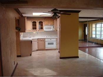 4th image of 821 SE 16th Ct