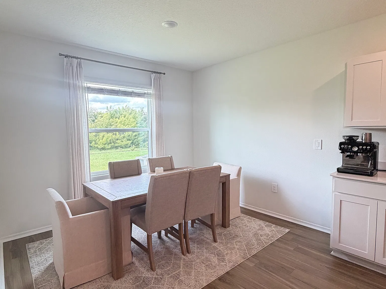 3 bed, 1575 sqft, $2,500 — Photo 3