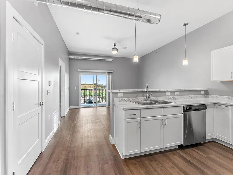 417 S 2nd Ave — Photo 1