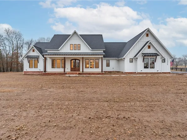 12359 Fairmount Rd, Gentry, AR 72734