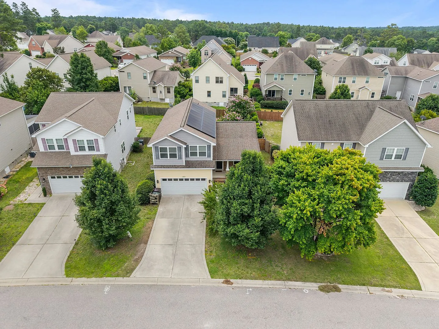Spacious 3BR Home with Fenced Yard & Flex Space — Photo 3