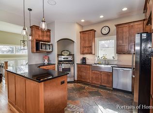 207 N Myrtle Ave, Elmhurst, IL