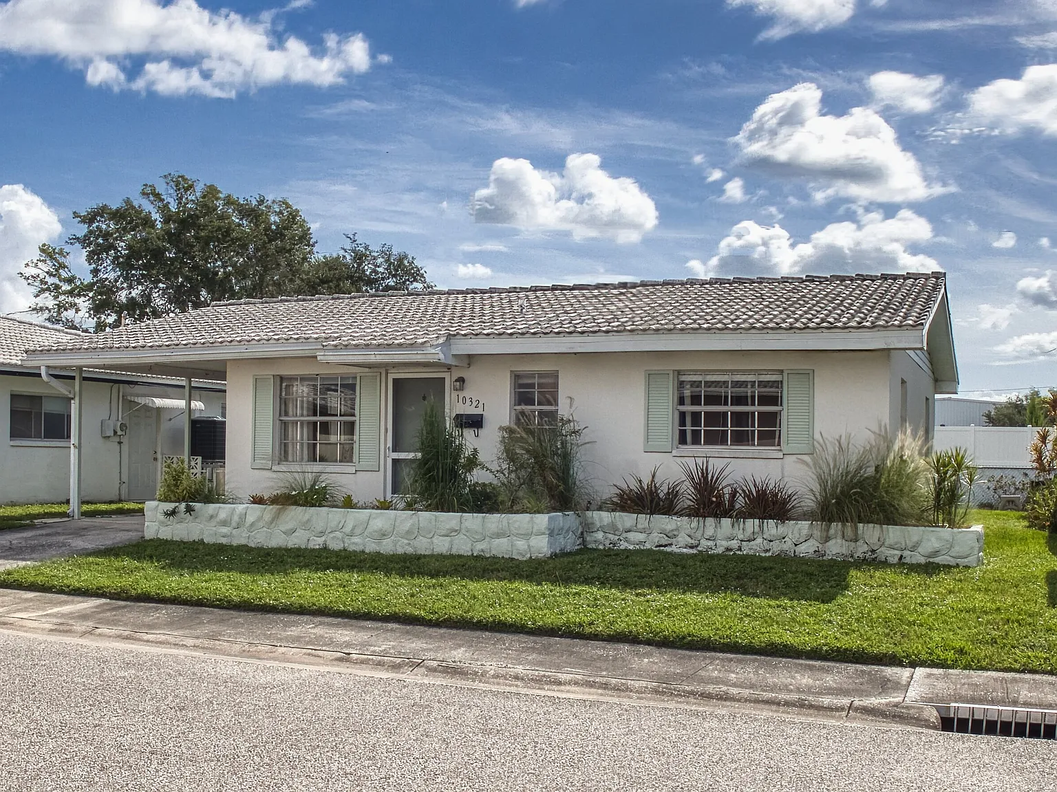 2 bed, 840 sqft, $2,000 — Photo 3