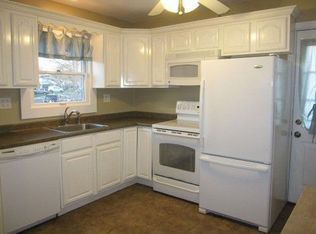 10 Melanie Ln, Syosset, NY 11791