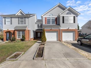 2352 Charing Cross Rd, Virginia Beach, VA 23456