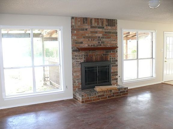 3rd image of 151 Waterford Oaks Dr