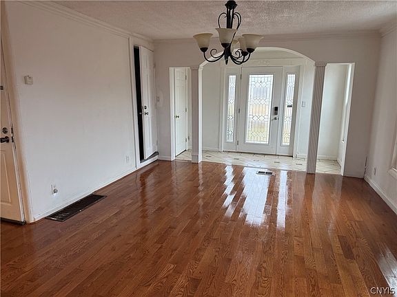4th image of 18068 Allen Rd