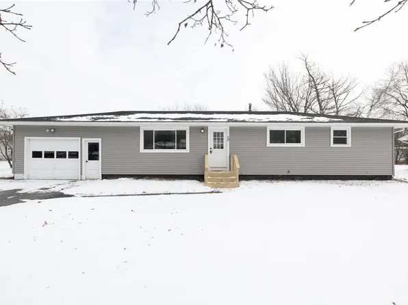 12 Coachwood Ln, Rochester, NY 14623