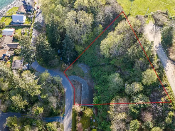 1551 Kye Bay Rd, Comox Valley, BC V9M 3T7