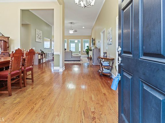 2nd image of 816 Birkdale Blvd