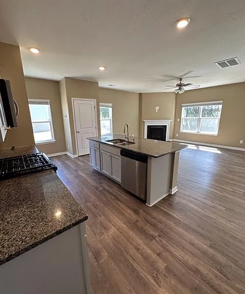 6 Poplar Ct — Photo 2