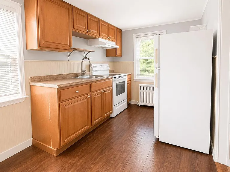 31 Maple Ave — Photo 5