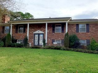 8704 Springfield Dr, Knoxville, TN 37923