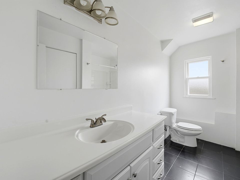 1st image of 224 N Hicks Pl